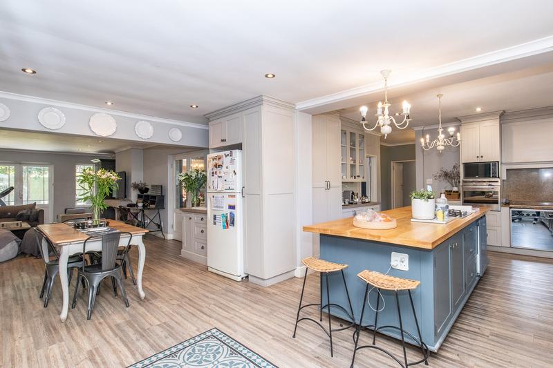 4 Bedroom Property for Sale in Constantia Western Cape